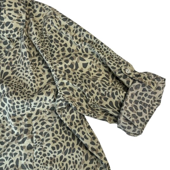 D & Co Womens 1X Green Animal Print Button-Down Blouse 3/4 Tab Sleeves L - Picture 6 of 10